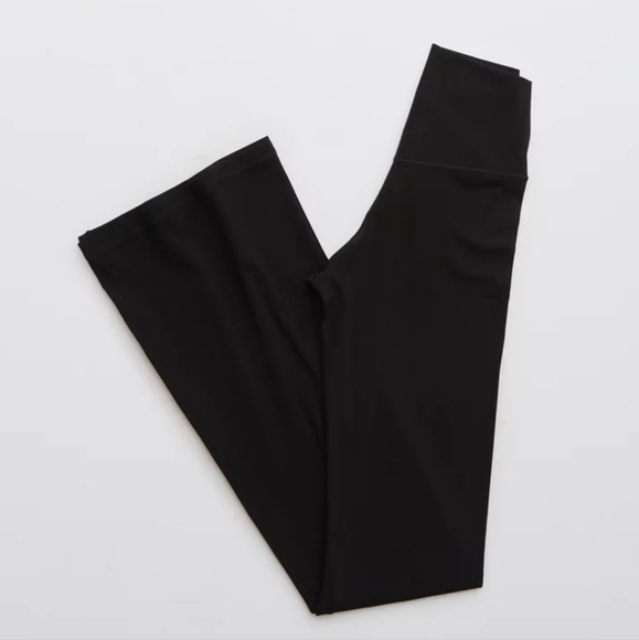 Offline Aerie Real Me High-Waisted Cross Over Flare Leggings Size Small Black - Picture 2 of 10